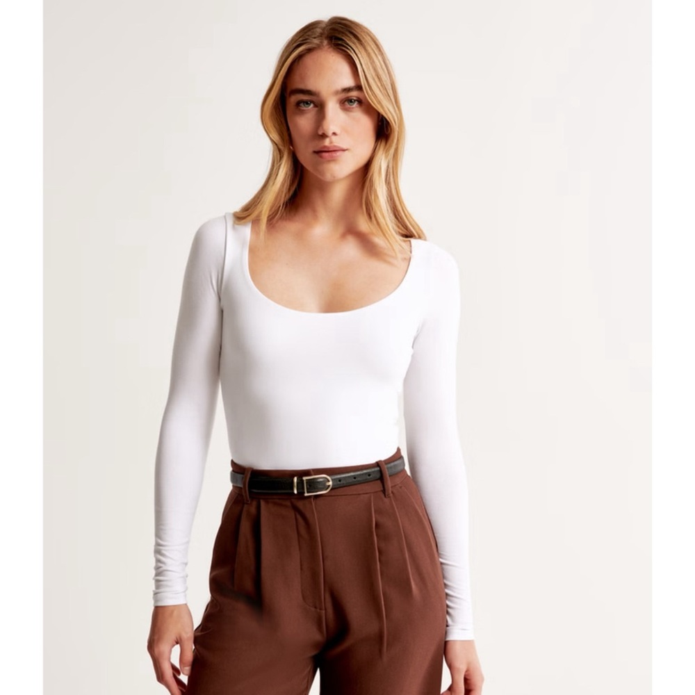 NWOT Abercrombie & Fitch Long-Sleeve Seamless Fabric Scoopneck Bodysuit